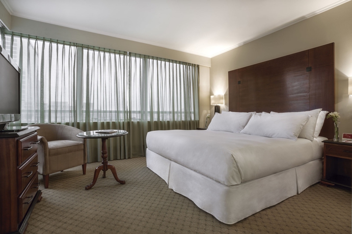 Imagen de la habitación del Hotel Nh Collection Plaza Santiago. Foto 11