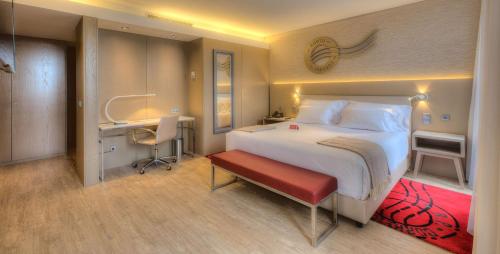 Imagen de la habitación del Hotel Nh Collection Porto Batalha. Foto 8