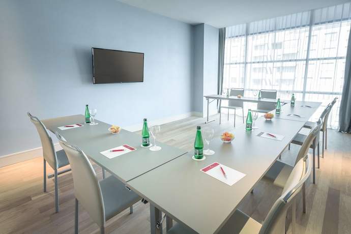 Imagen de los interiores del Hotel Nh Collection Santiago Casacostanera. Foto 15