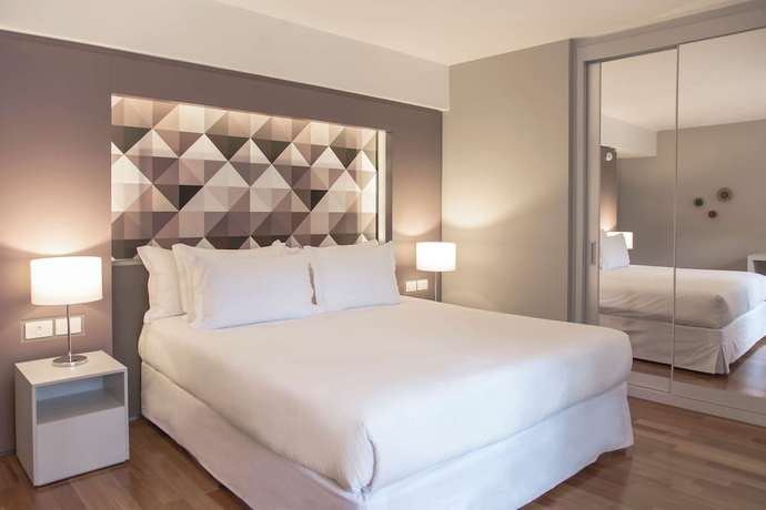 Imagen de la habitación del Hotel Nh Curitiba The Five. Foto 3