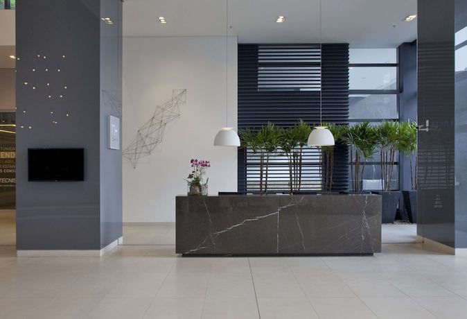 Imagen de los interiores del Hotel Nh Curitiba The Five. Foto 16