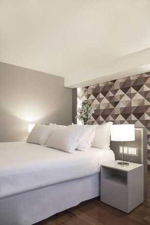 Imagen de la habitación del Hotel Nh Curitiba The Five. Foto 14