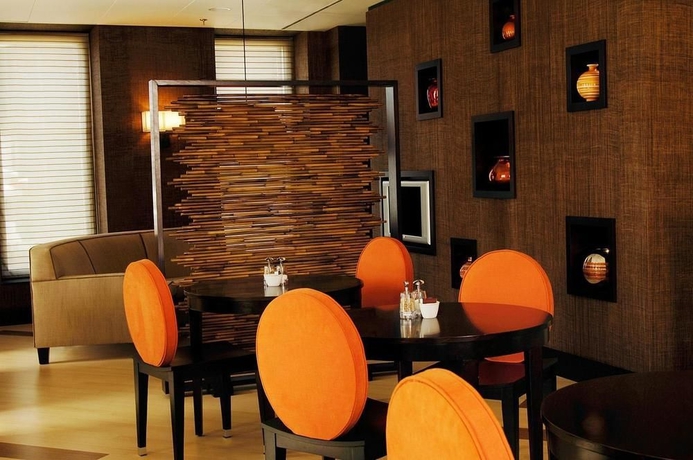 Imagen del bar/restaurante del Hotel Nh Den Haag. Foto 2