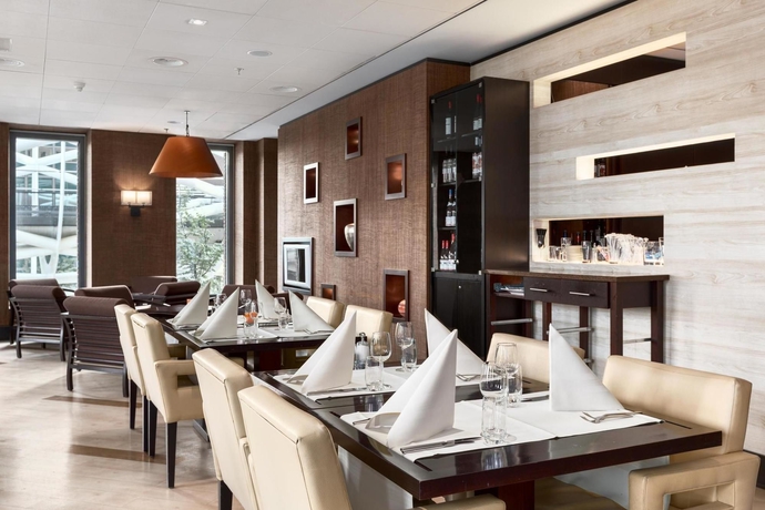 Imagen del bar/restaurante del Hotel Nh Den Haag. Foto 4