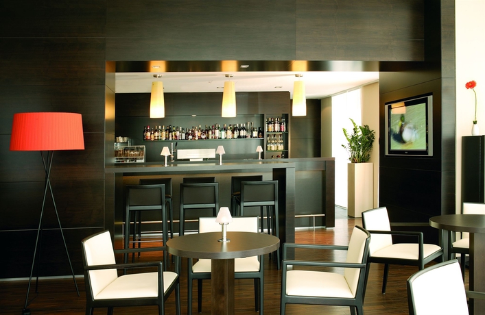 Imagen del bar/restaurante del Hotel Nh Düsseldorf Königsallee. Foto 4