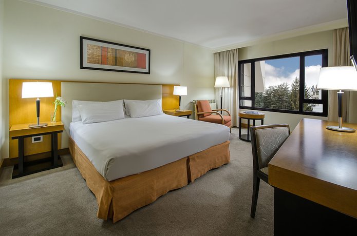 Imagen de la habitación del Hotel Nh Edelweiss Bariloche. Foto 4