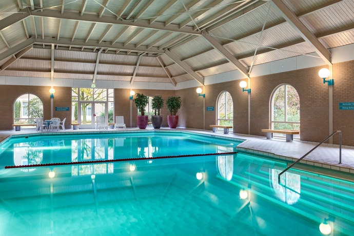 Imagen de la piscina del Hotel Nh Eindhoven Conference Centre Koningshof. Foto 15
