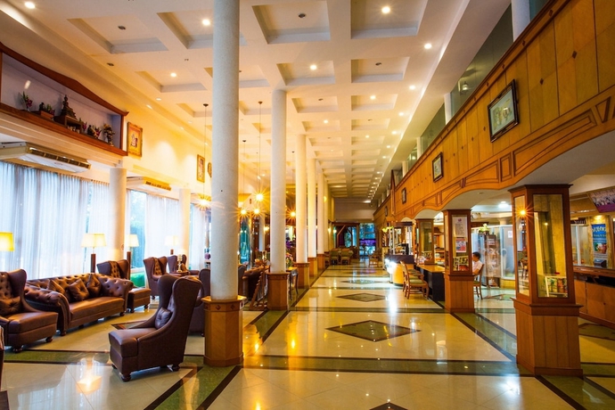 Imagen de los interiores del Hotel Nh Elegant. Foto 17