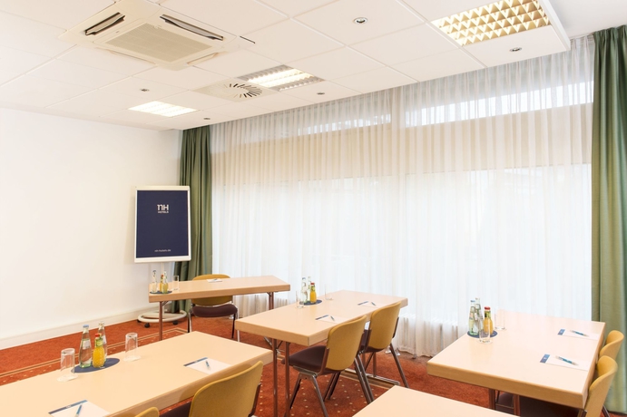 Imagen de los interiores del Hotel Nh Erlangen. Foto 8