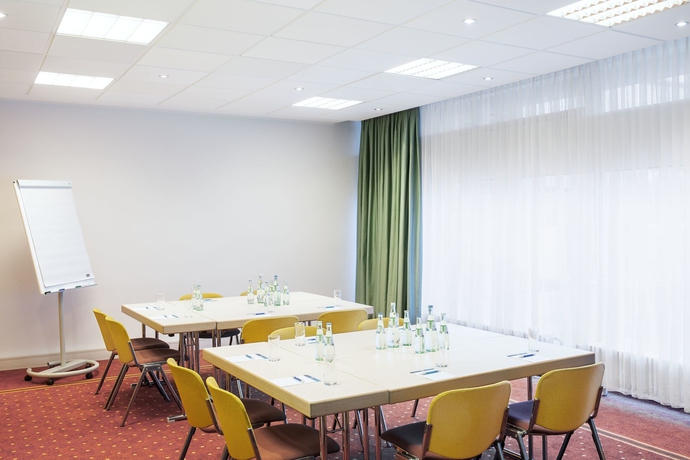 Imagen de los interiores del Hotel Nh Erlangen. Foto 16