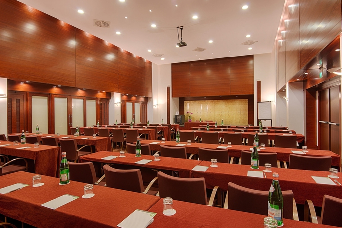 Imagen de los interiores del Hotel Nh Firenze. Foto 14