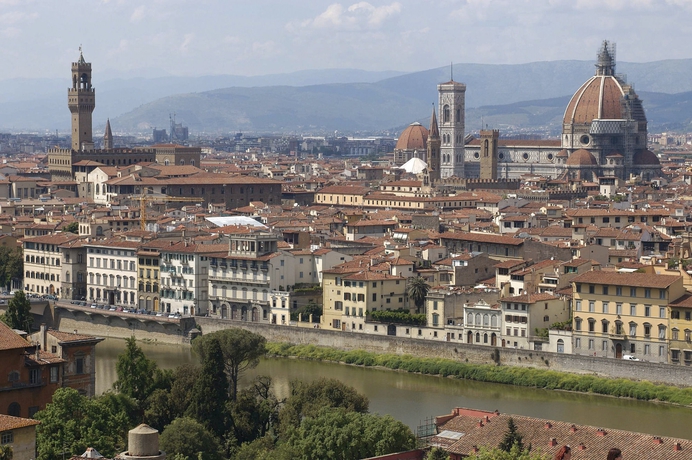 Imagen de los exteriores del Hotel Nh Firenze. Foto 9