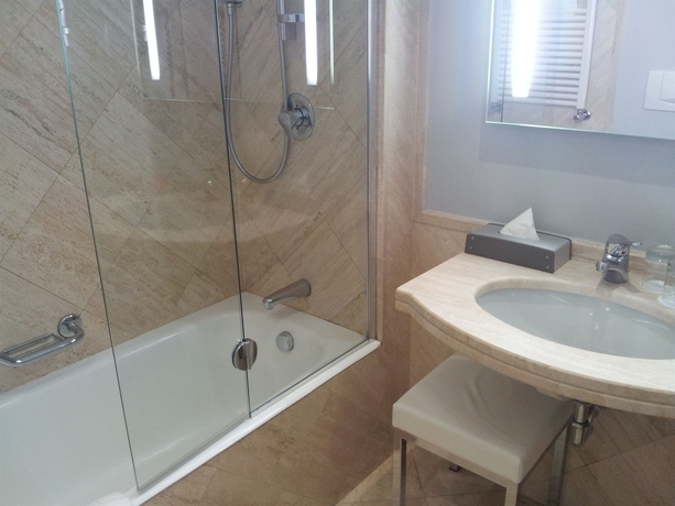 Imagen de la habitación del Hotel Nh Firenze. Foto 7