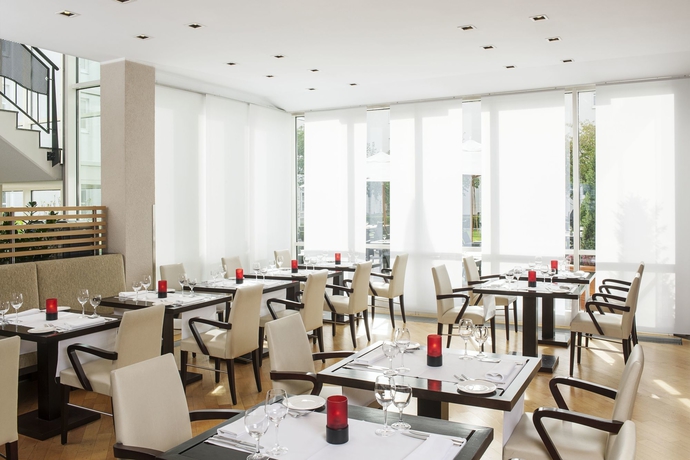 Imagen del bar/restaurante del Hotel Nh Frankfurt Airport. Foto 3