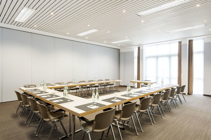 Imagen de los interiores del Hotel Nh Frankfurt Airport West. Foto 6