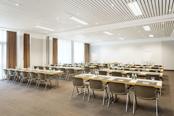 Imagen de los interiores del Hotel Nh Frankfurt Airport West. Foto 8