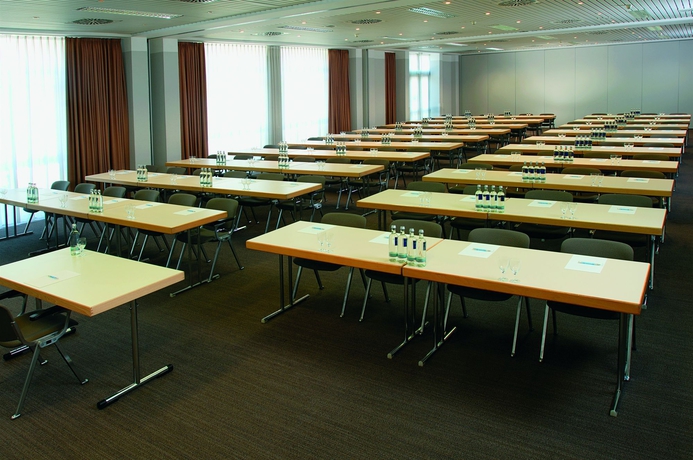 Imagen de los interiores del Hotel Nh Frankfurt Airport West. Foto 10