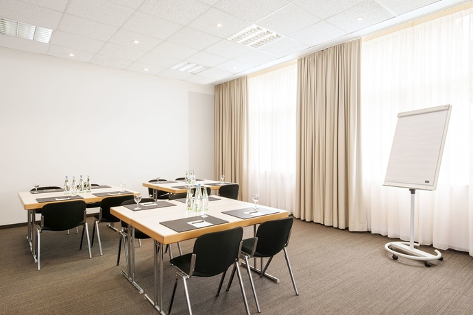 Imagen de los interiores del Hotel Nh Frankfurt Airport West. Foto 11