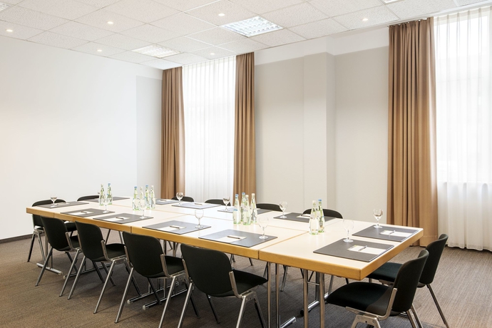 Imagen de los interiores del Hotel Nh Frankfurt Airport West. Foto 16