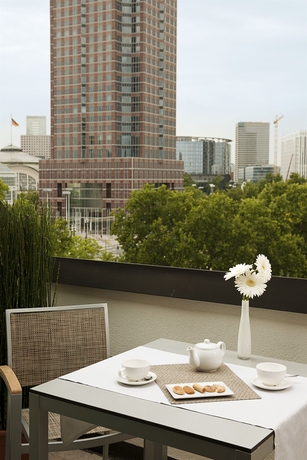 Imagen del bar/restaurante del Hotel Nh Frankfurt Messe. Foto 9