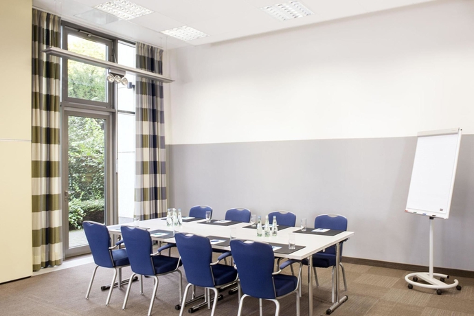 Imagen de los interiores del Hotel Nh Frankfurt Niederrad. Foto 14