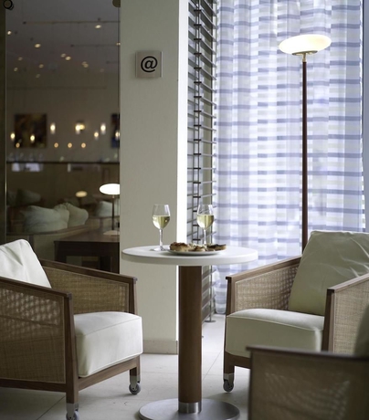 Imagen del bar/restaurante del Hotel Nh Frankfurt Niederrad. Foto 3