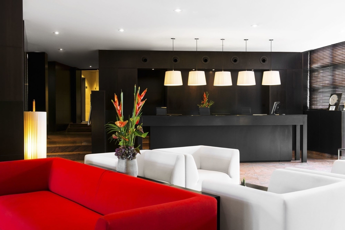 Imagen de los interiores del Hotel Nh Geneva Airport. Foto 9