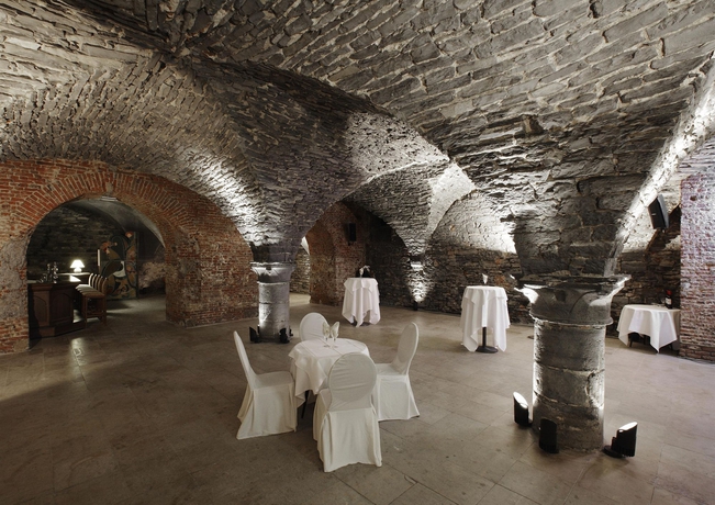 Imagen del bar/restaurante del Hotel Nh Gent Belfort. Foto 2