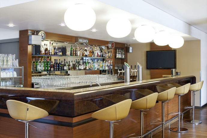 Imagen del bar/restaurante del Hotel Nh Hamburg Altona. Foto 4