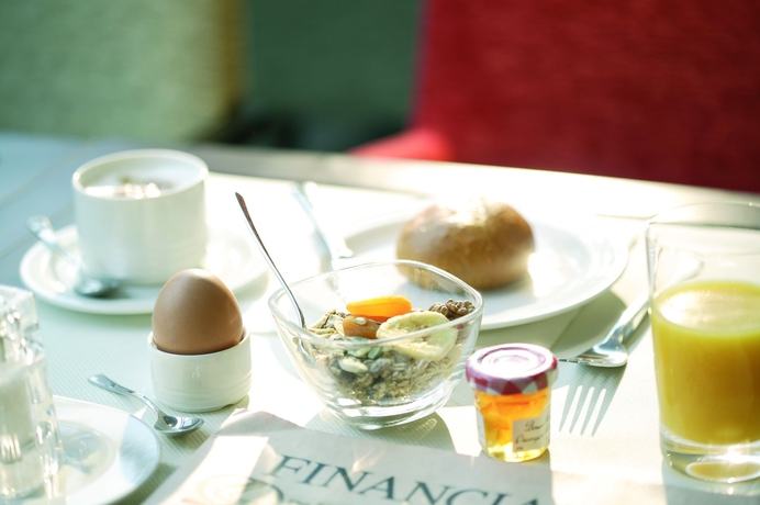 Imagen del bar/restaurante del Hotel Nh Hamburg Mitte. Foto 3