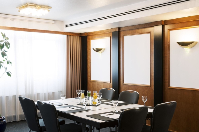 Imagen de los interiores del Hotel Nh Ingolstadt. Foto 11