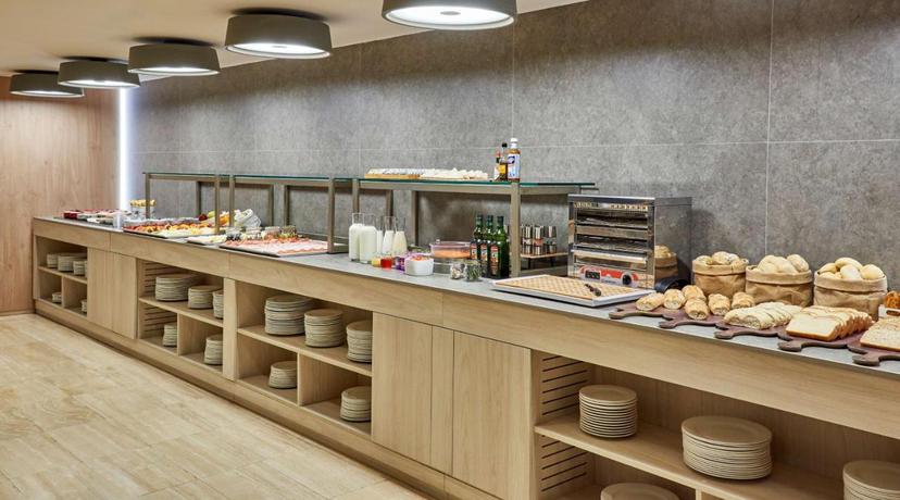 Imagen del bar/restaurante del Hotel Nh Las Palmas Playa Las Canteras. Foto 2