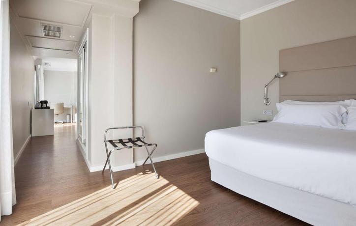 Imagen de la habitación del Hotel Nh Las Palmas Playa Las Canteras. Foto 10