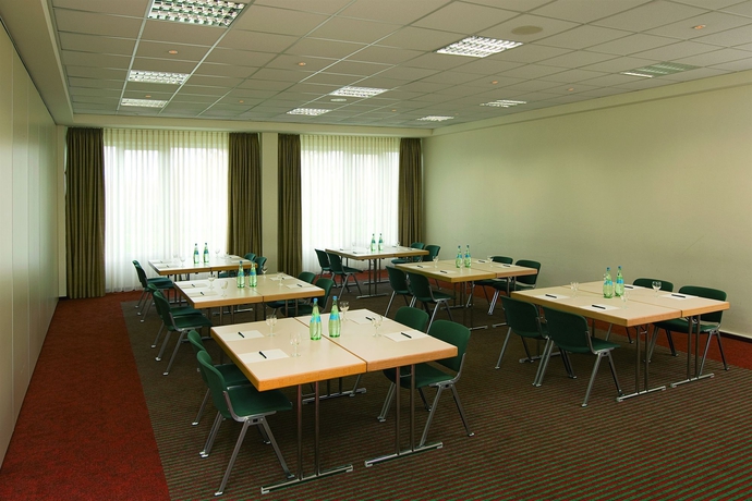 Imagen de los interiores del Hotel Nh Leipzig Messe. Foto 13