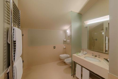 Imagen de la habitación del Hotel Nh Linate. Foto 14