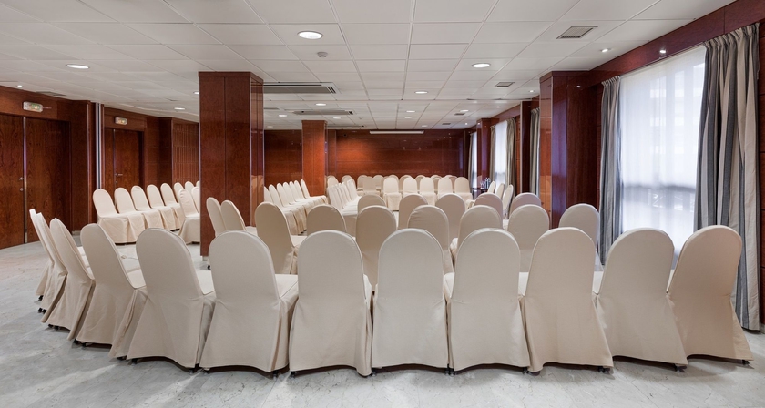 Imagen de los interiores del Hotel Nh Logroño Herencia Rioja. Foto 14