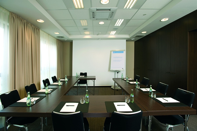 Imagen de los interiores del Hotel Nh Ludwigsburg. Foto 13