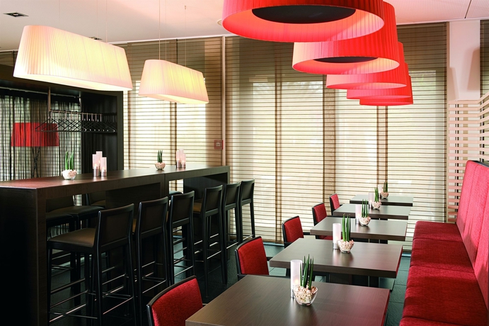 Imagen del bar/restaurante del Hotel Nh Ludwigsburg. Foto 8