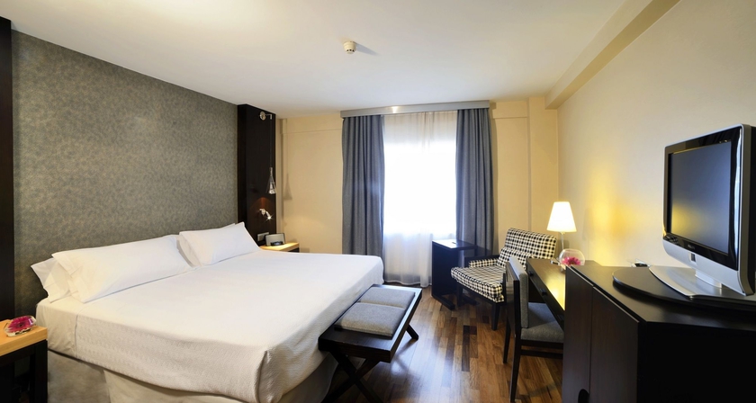 Imagen de la habitación del Hotel Nh Madrid Balboa. Foto 8