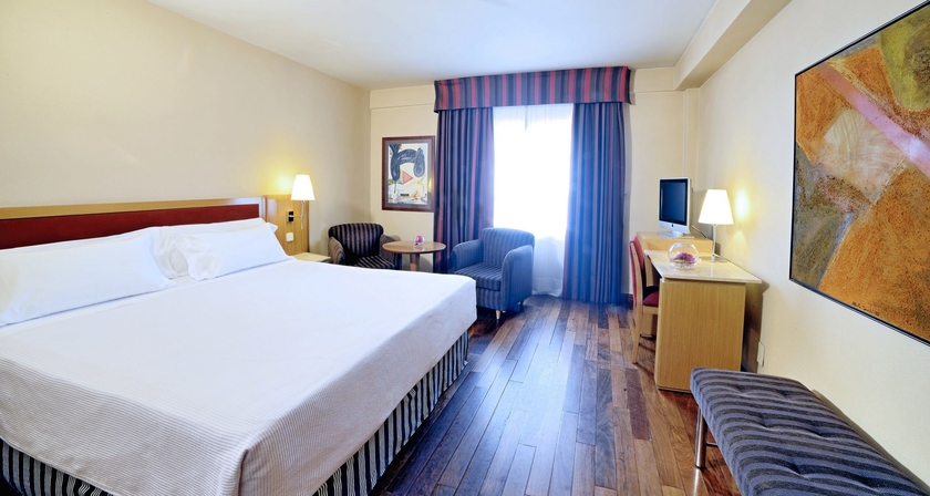 Imagen de la habitación del Hotel Nh Madrid Balboa. Foto 9