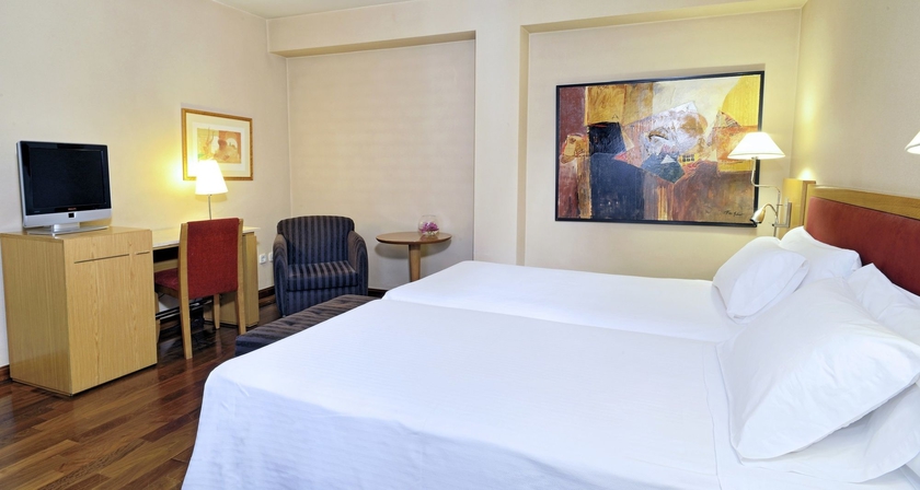 Imagen de la habitación del Hotel Nh Madrid Balboa. Foto 10