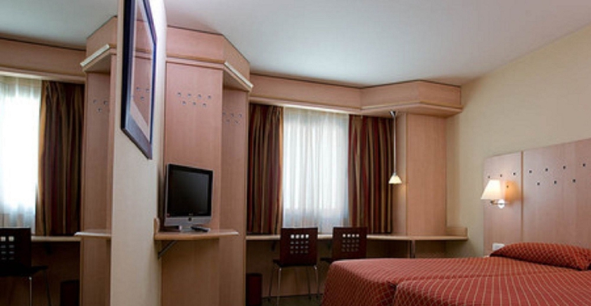 Imagen de la habitación del Hotel Nh Madrid Barajas Airport. Foto 13