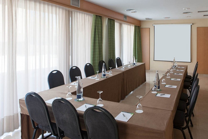 Imagen de los interiores del Hotel Nh Madrid Barajas Airport. Foto 15