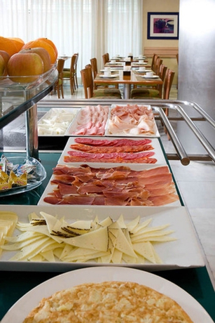 Imagen del bar/restaurante del Hotel Nh Madrid Barajas Airport. Foto 10