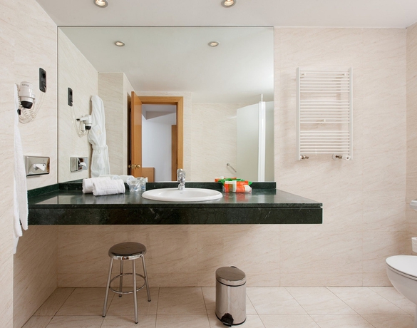 Imagen de la habitación del Hotel Nh Madrid Paseo De La Habana. Foto 11