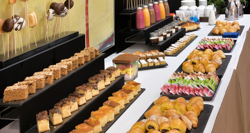 Imagen del bar/restaurante del Hotel Nh Madrid Paseo De La Habana. Foto 7