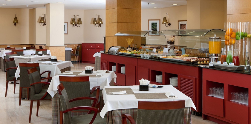 Imagen del bar/restaurante del Hotel Nh Madrid Paseo De La Habana. Foto 10