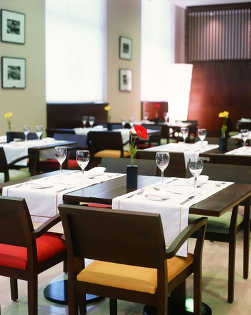 Imagen del bar/restaurante del Hotel Nh Mendoza Cordillera. Foto 10