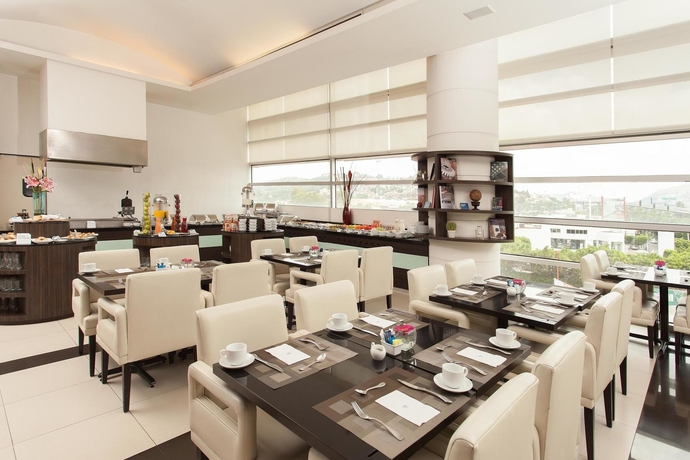 Imagen del bar/restaurante del Hotel Nh Mexico City Valle Dorado. Foto 2