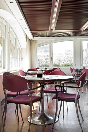 Imagen del bar/restaurante del Hotel Nh Milano 2. Foto 2